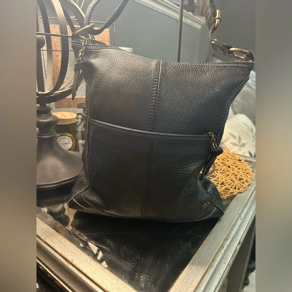 The Sak black leather crossbody bag #leather #crossbodybag